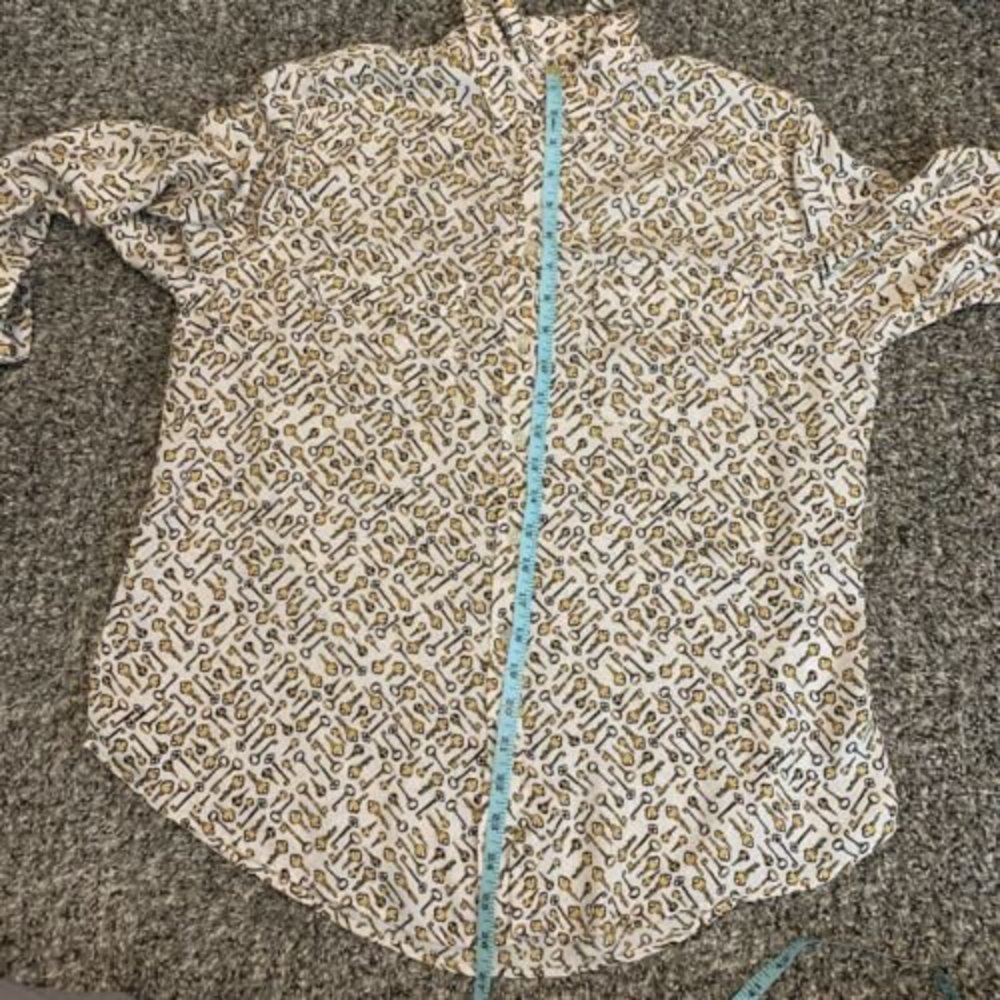 Chico’s 2 Large Novelty Print Keys Long Sleeve Collared Button Up Blouse Yellow - Picture 10 of 12
